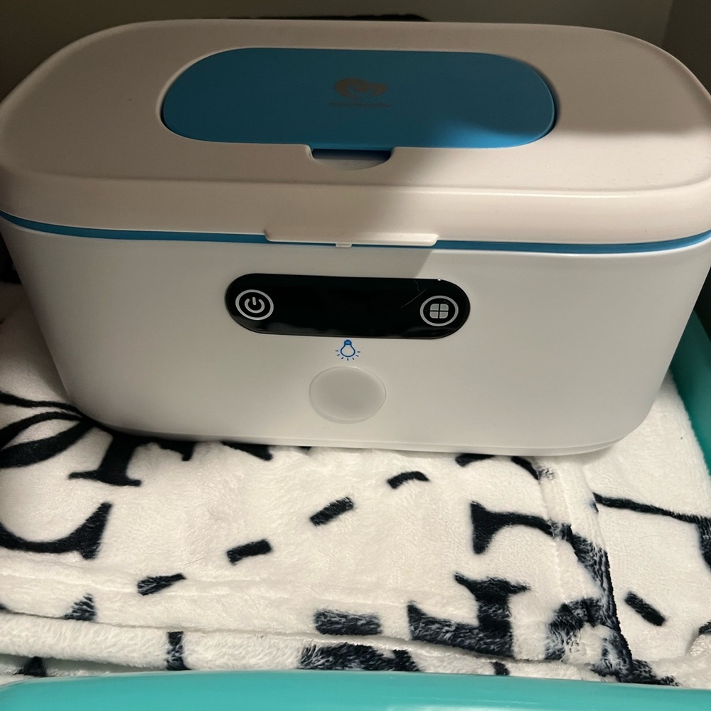 Bella baby brand new with night light wipe warmer
